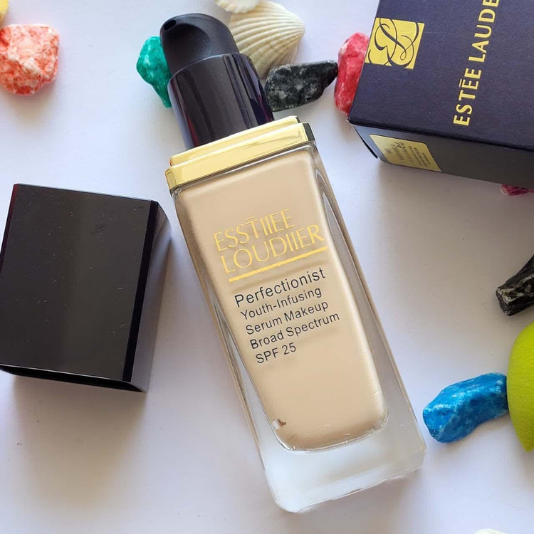 خرید کرم پودر مایع Estée Lauder با ماندگاری بالا و بافت سبک