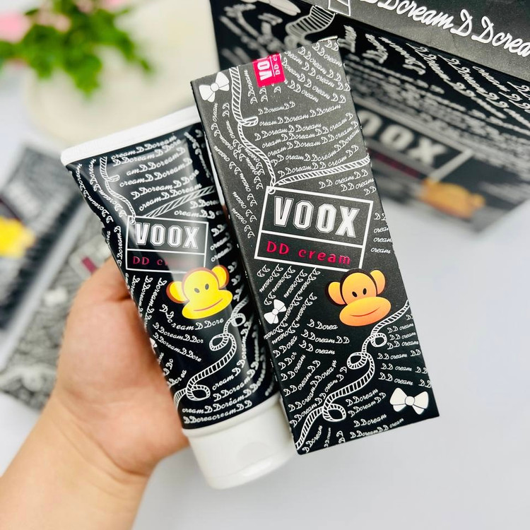 خرید کرم روشن کننده ووکس Voox DD Cream با بافت سبک و جذب سریع