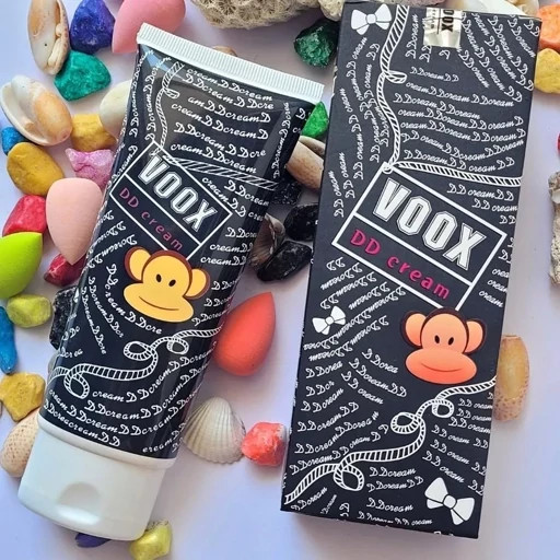تصویر کرم روشن کننده Voox مدل DD Cream مناسب استفاده روزانه انواع پوست