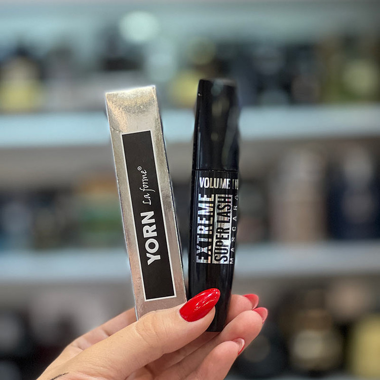 ریمل حجم دهنده YORN EXTREME SUPER LASH با رنگ مشکی و ماندگاری بالا