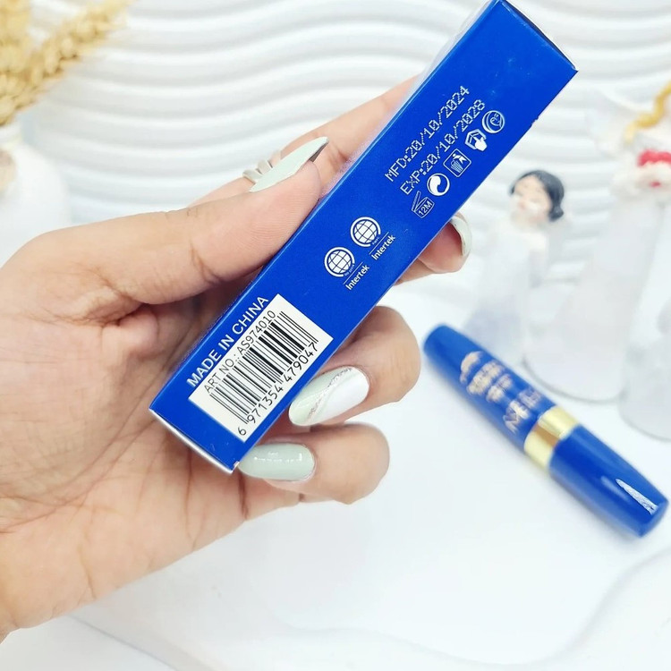 تصویر ریمل آبی آرت اسکین مناسب آرایش فانتزی و میکاپ خاص